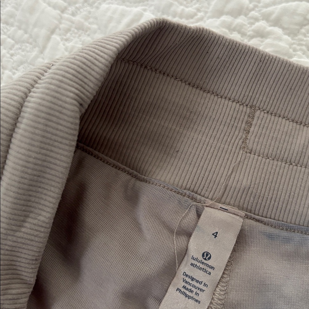 Lululemon Dance Studio Capri Cropped Light Gray Pants Size 4 - Picture 4 of 10